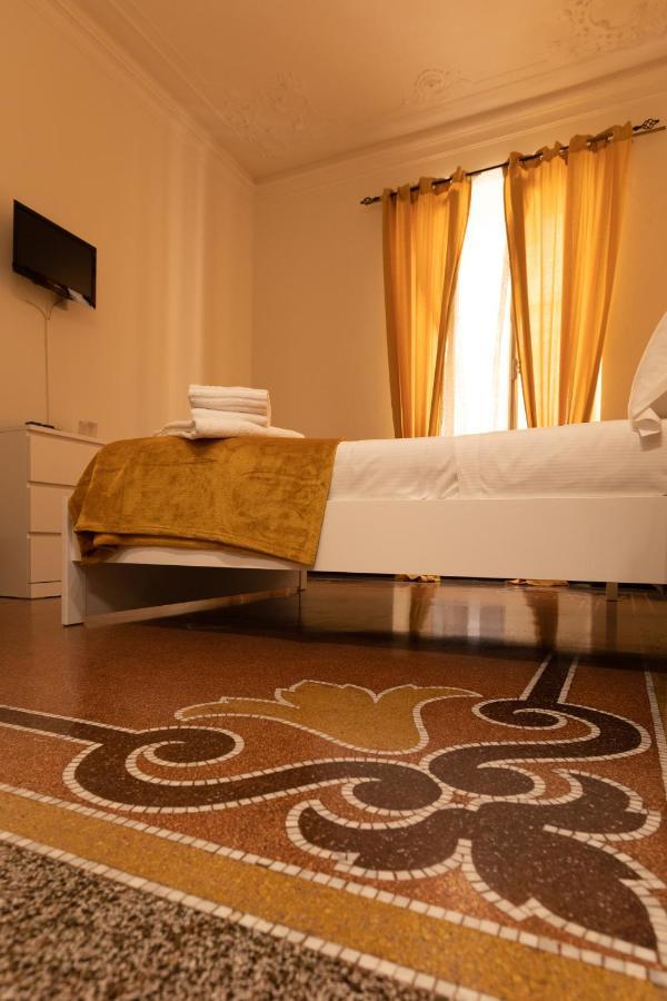 Double Room with Private External Bathroom