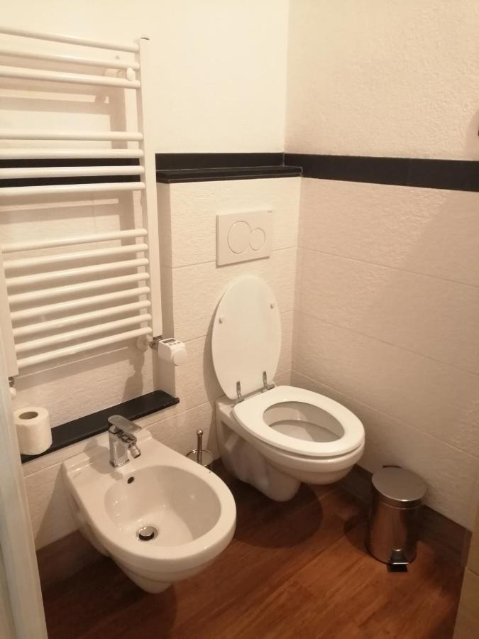 Twin Room Private Bathroom,1373802995:JPEG