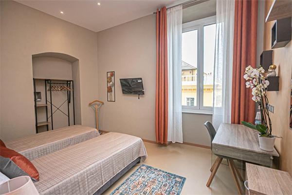 Tweepersoonskamer met 2 Aparte Bedden