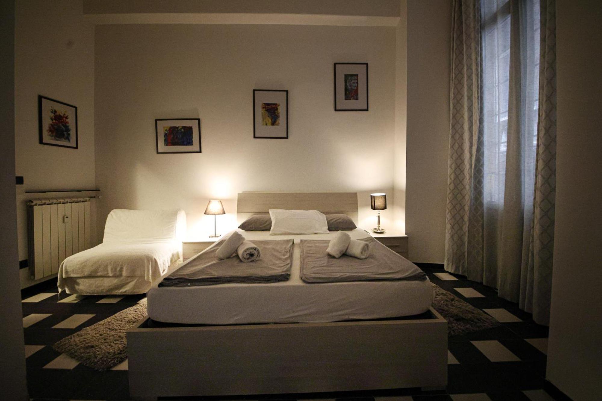 Twin Room with Private Bathroom