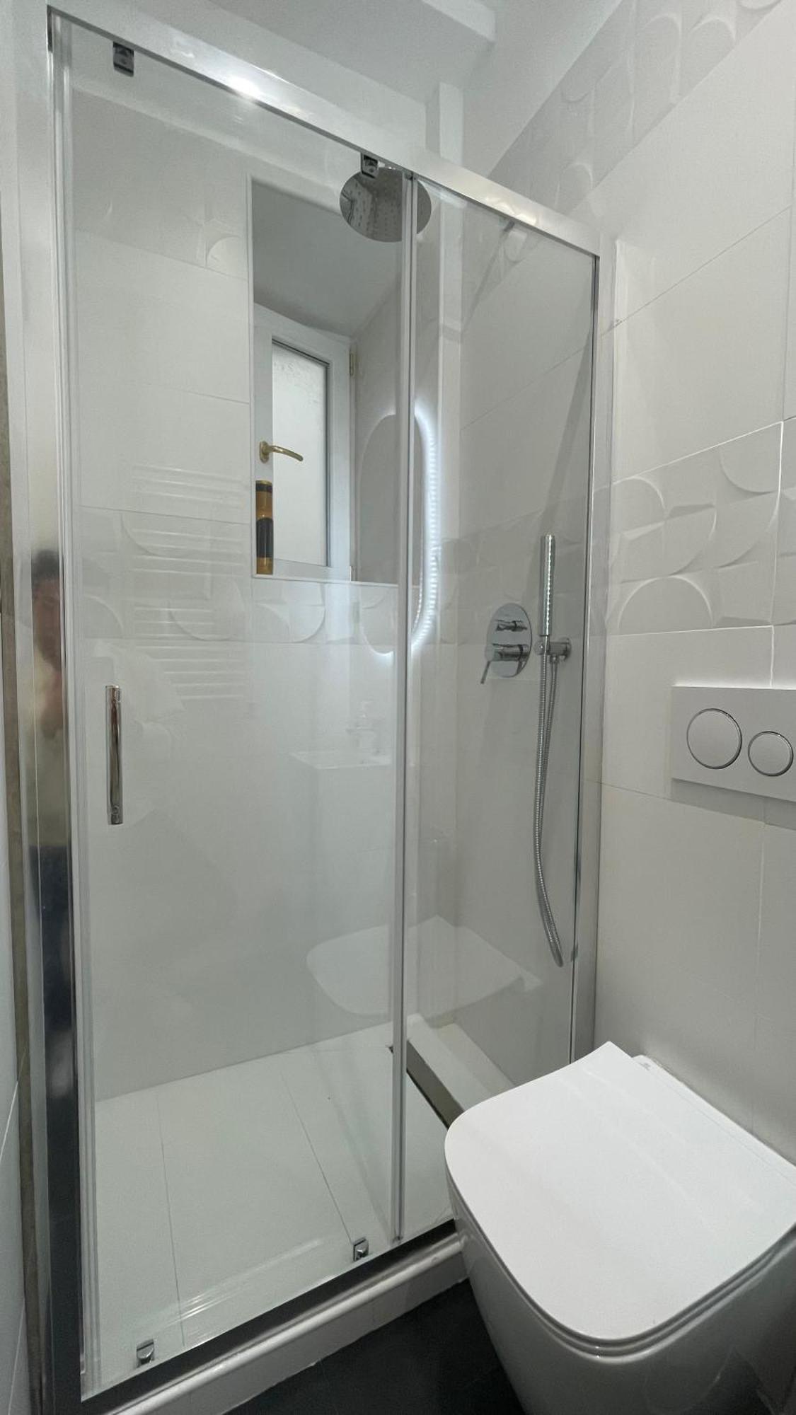 Double Room,1743483881:JPEG