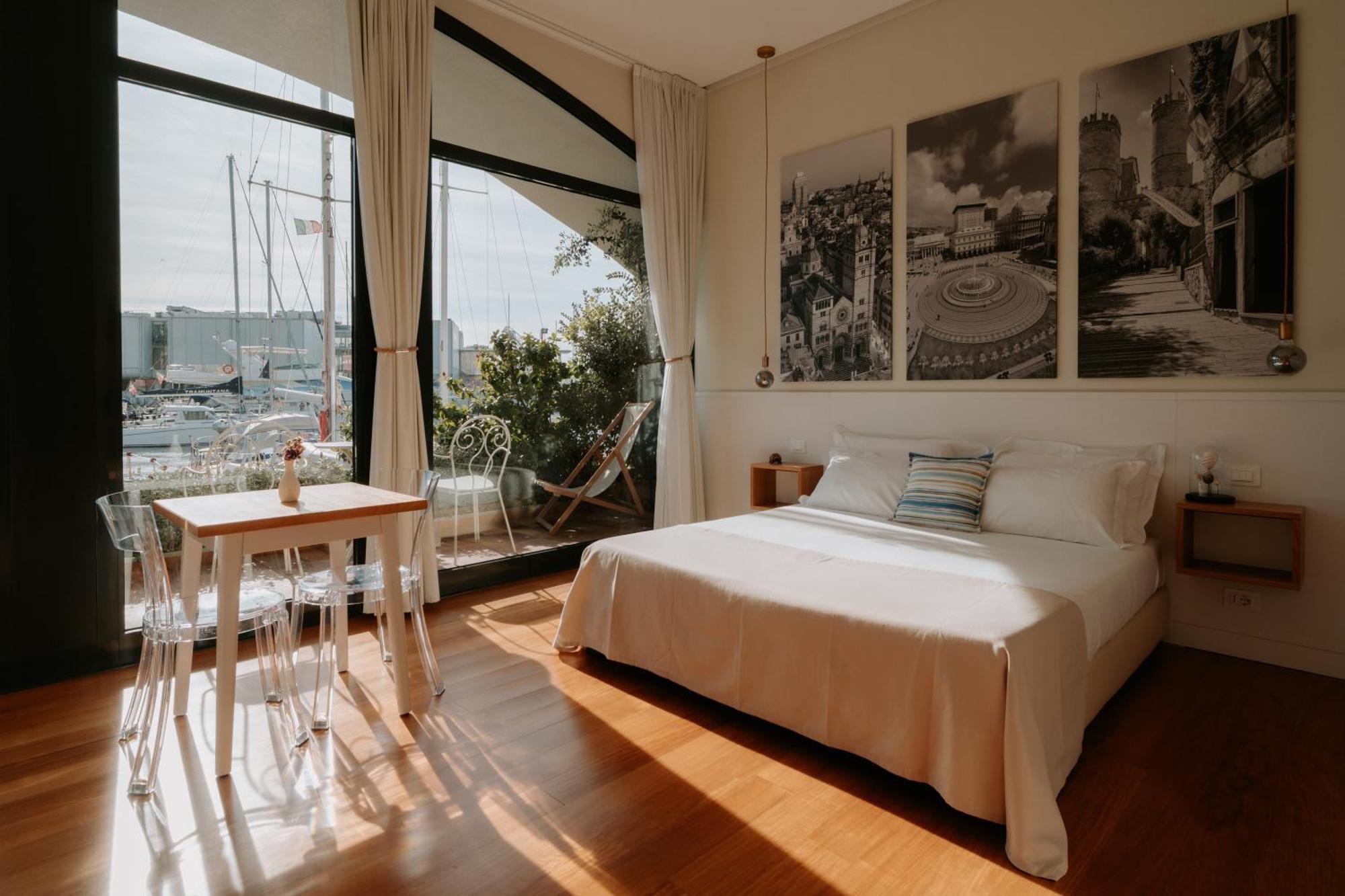 Double Room with Balcony and Sea View