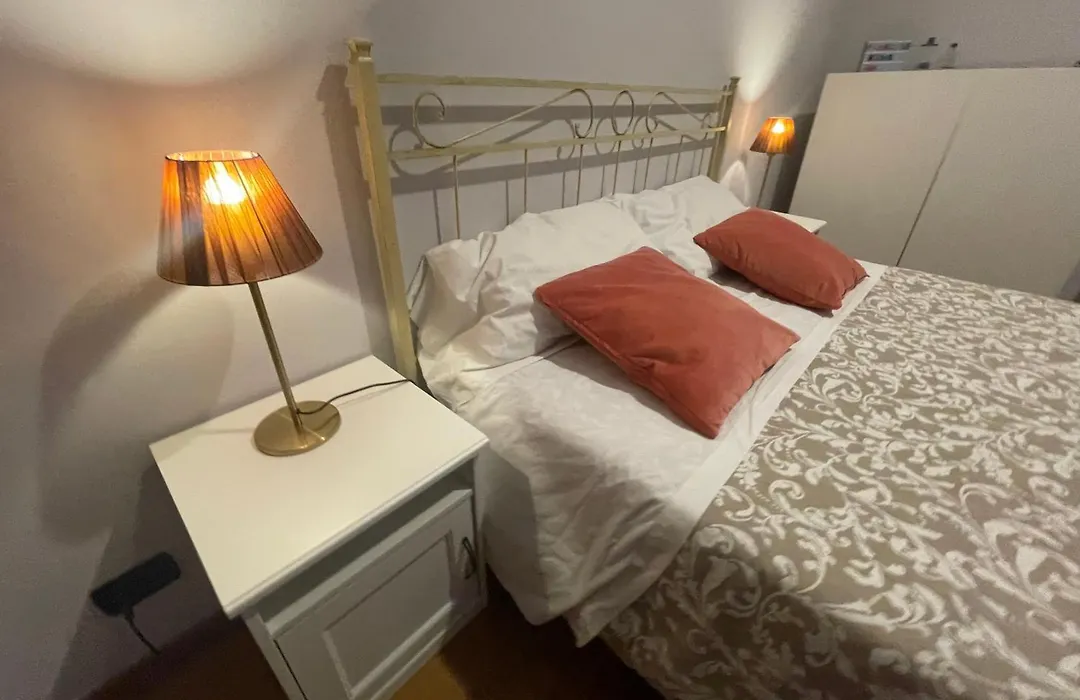 Paradise Suites - Brignole Station - Best Price Rooms - Always Open-1