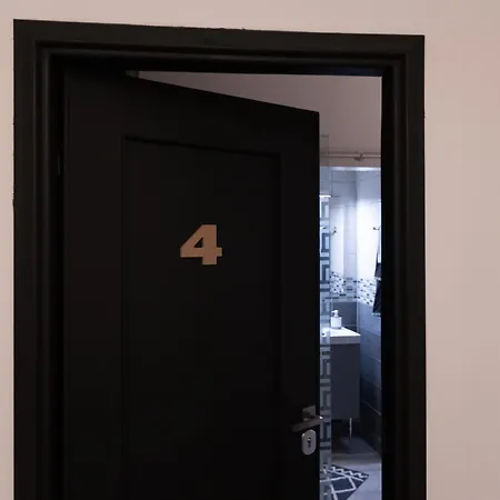 Nik Rooms-2