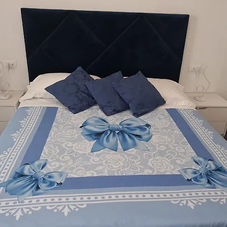 La Lanterna Di Angelo Rent Rooms And Apartments Free Parking On The Street Front-2